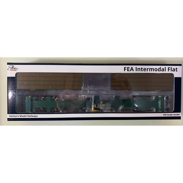 Hattons H4-FEA-E-005 Intermodal Wagon in Freightliner Green 641014 with track panel carriers