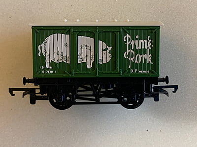 Hornby - Prime Pork Wagon