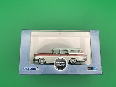 Oxford Diecast - 76CFE001 - Mountain Rose/Swan White PA Cresta Friary Estate