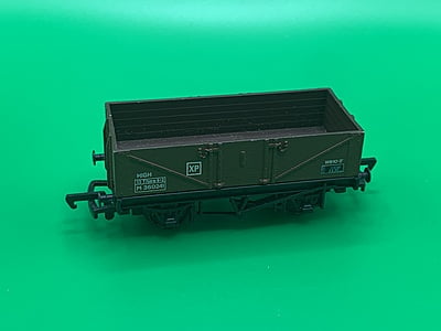 Mainline - 13T Brown open mineral wagon M360241