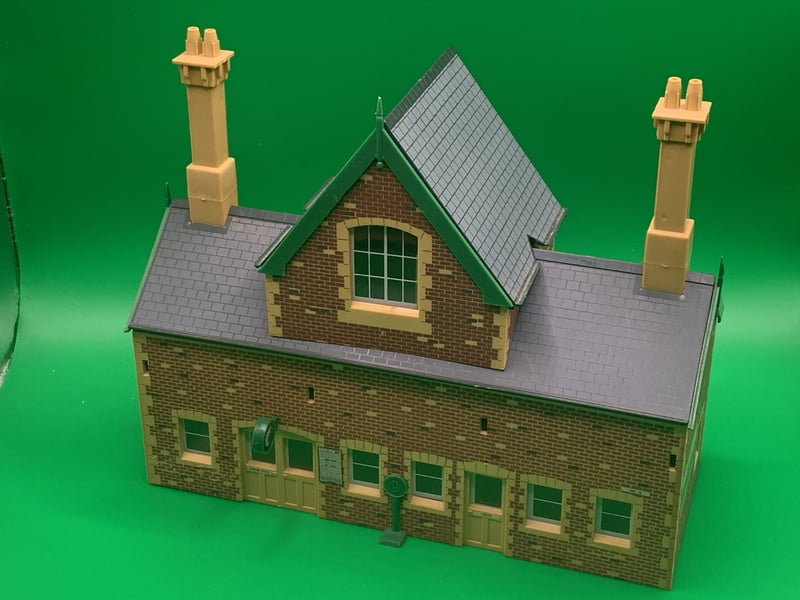 Hornby - R512 - Booking Hall Station Building