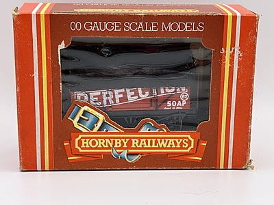 Hornby - R.016 - 7 Plank Wagon 'Perfection'