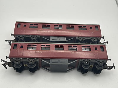 Triang - R20 - First Class LMS Coaches 7573 x2