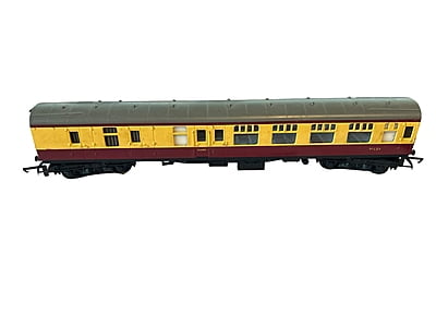 Triang - R383-PO13 - Brake 2nd Coach 35024 Maroon