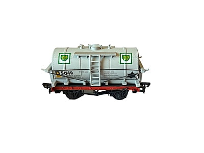 Mainline - 37135 - 12t Tank Wagon BP 5049 Light Grey