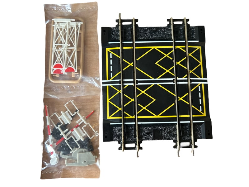 Hornby - R636 - Level Crossing Double Track